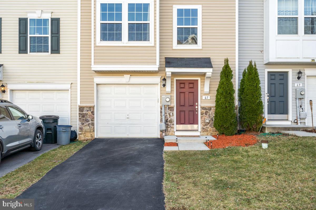 STONEBROOK VILLAGE - Residential