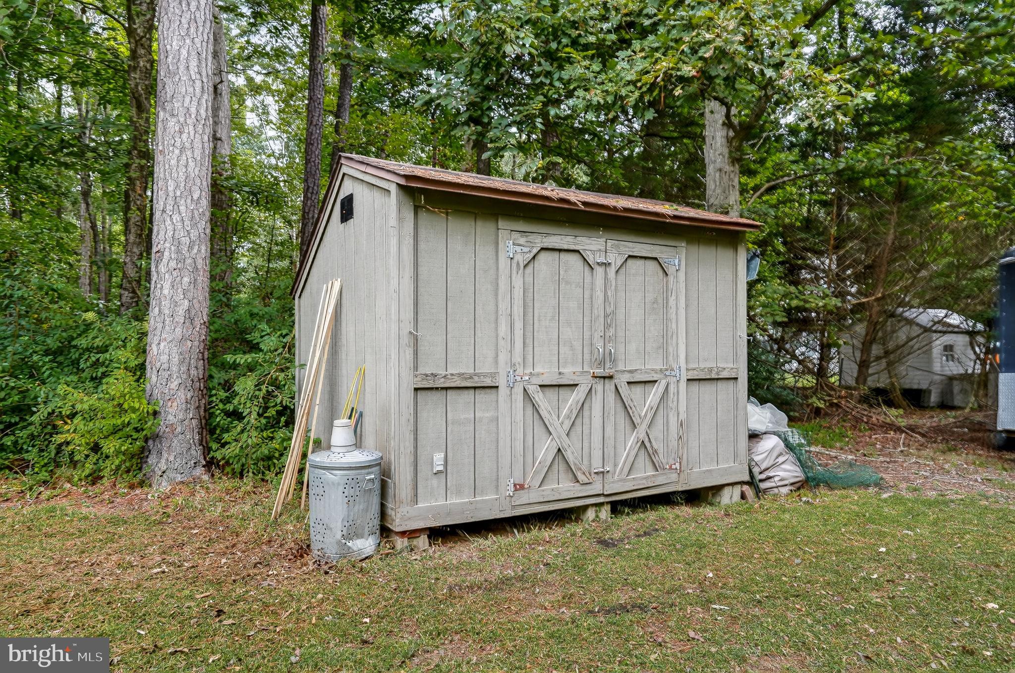 CAPTAIN'S COVE - Residential