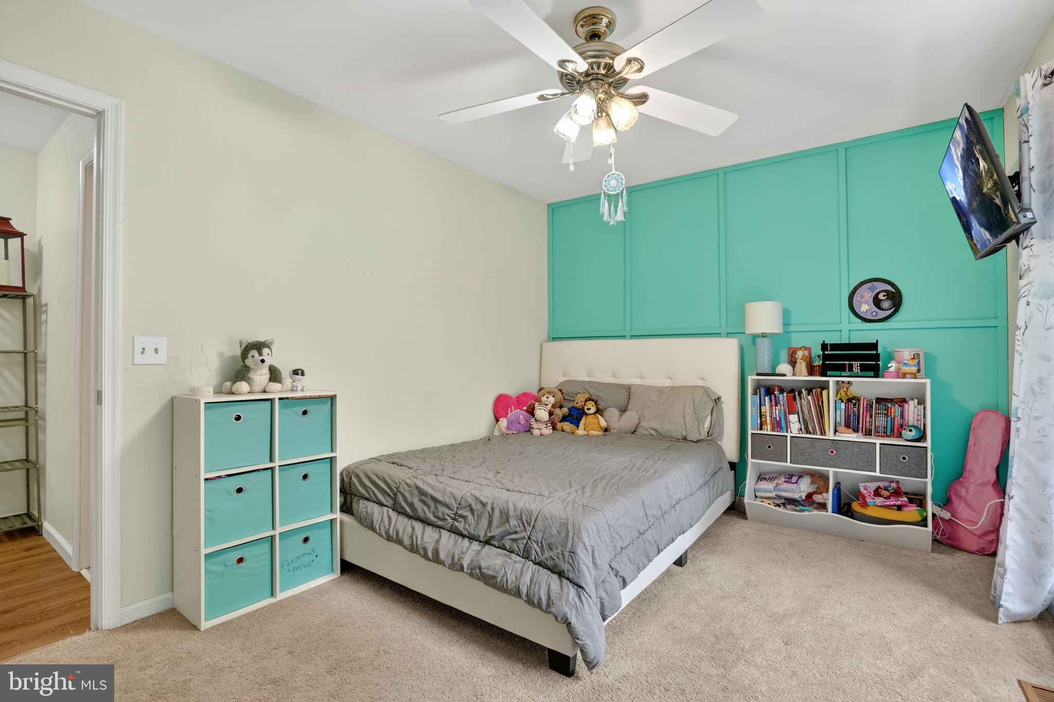 CAPTAIN'S COVE - Residential