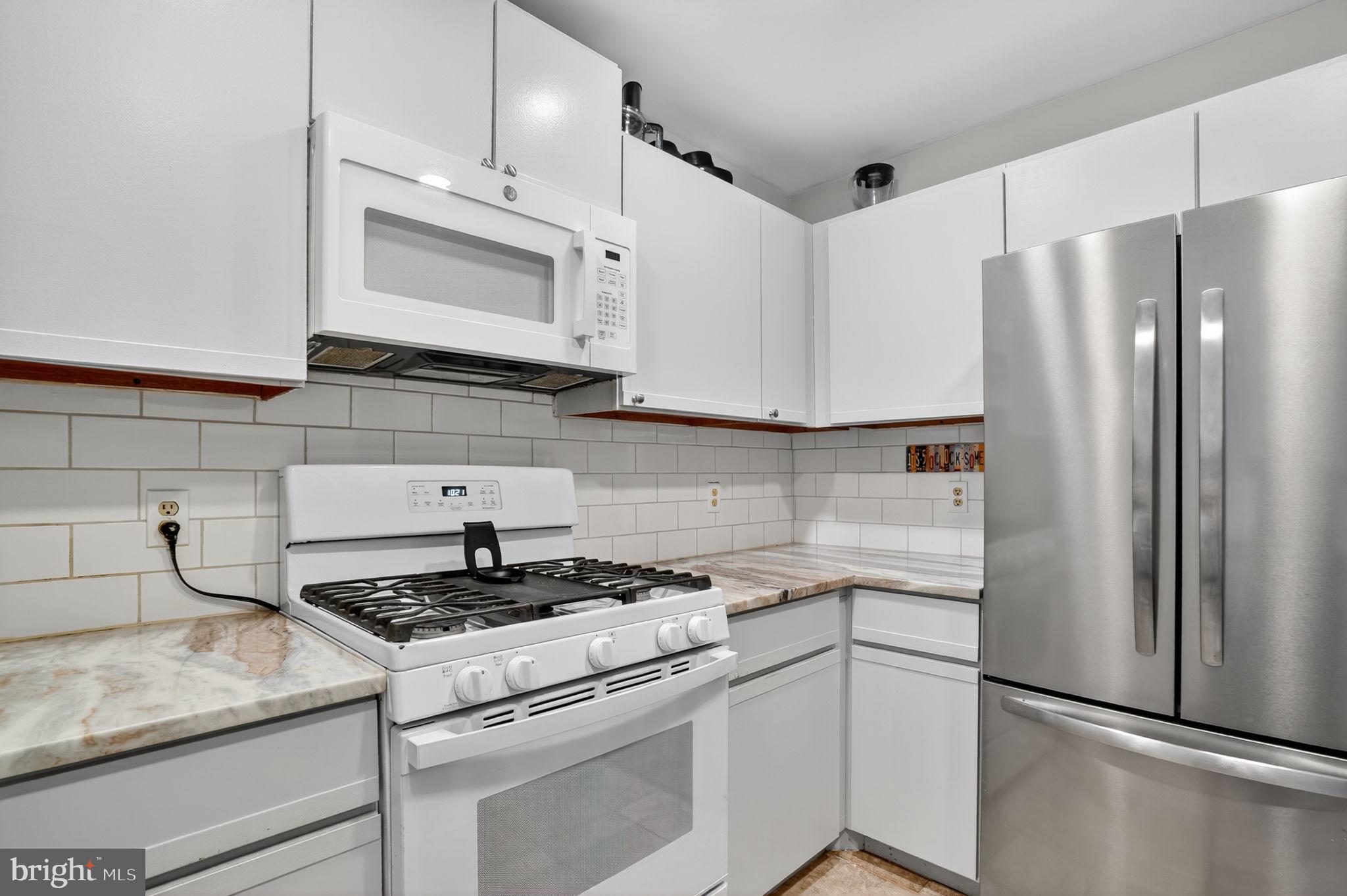 CAPTAIN'S COVE - Residential