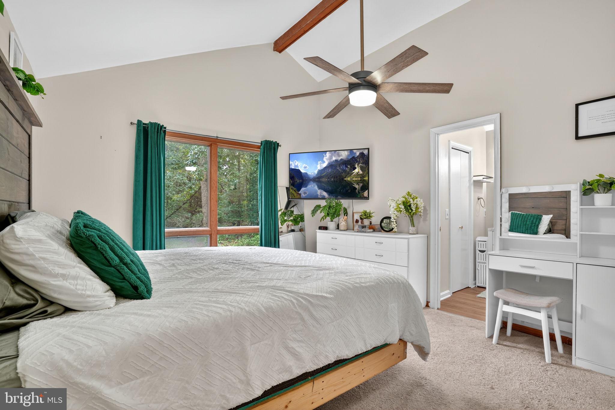 CAPTAIN'S COVE - Residential