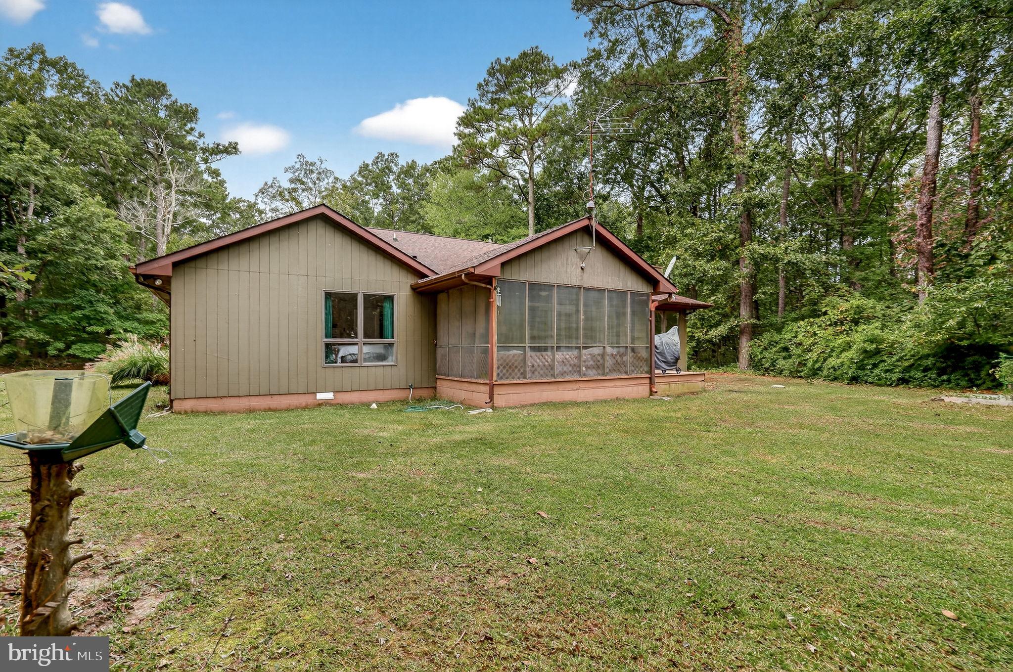 CAPTAIN'S COVE - Residential