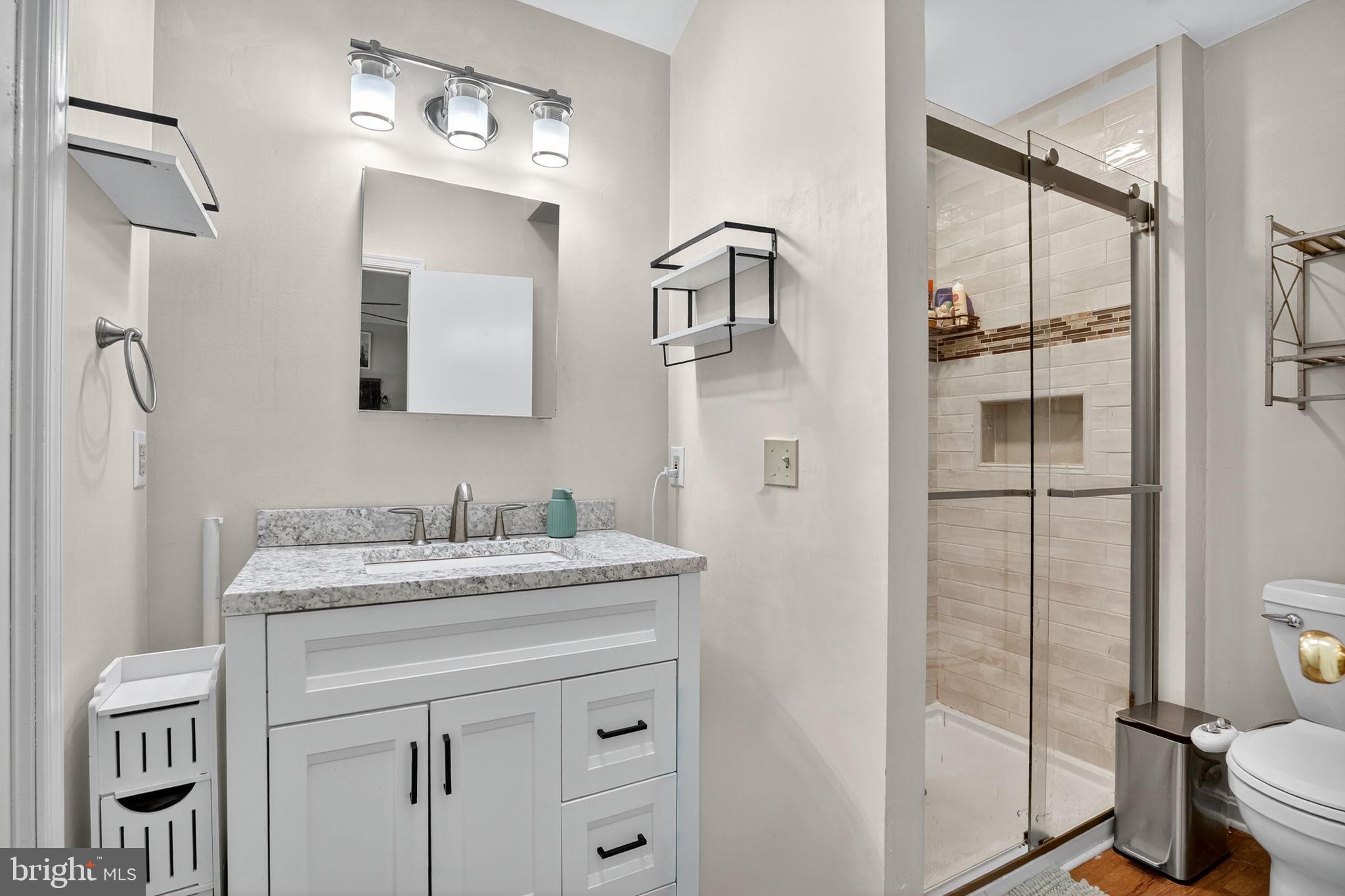 CAPTAIN'S COVE - Residential