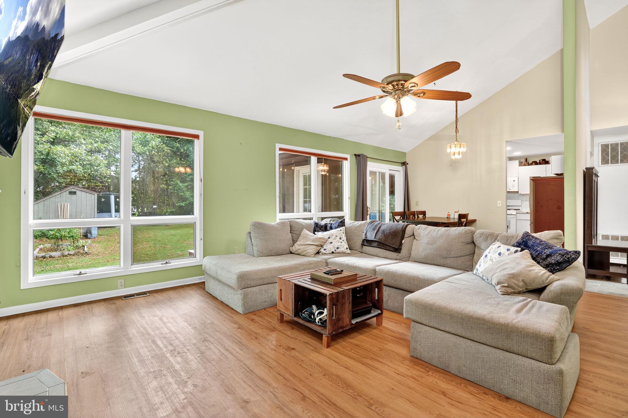 CAPTAIN'S COVE - Residential