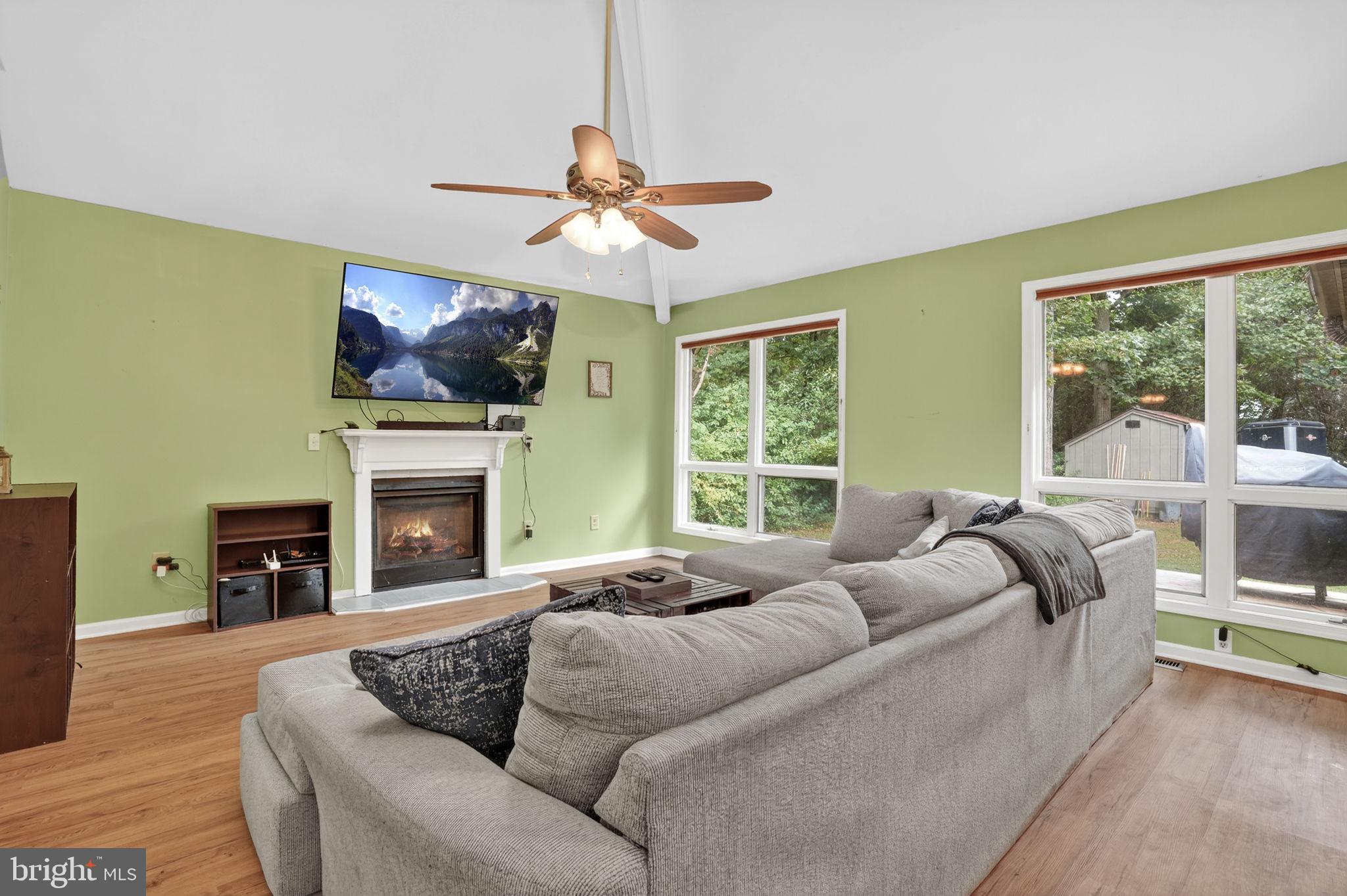 CAPTAIN'S COVE - Residential