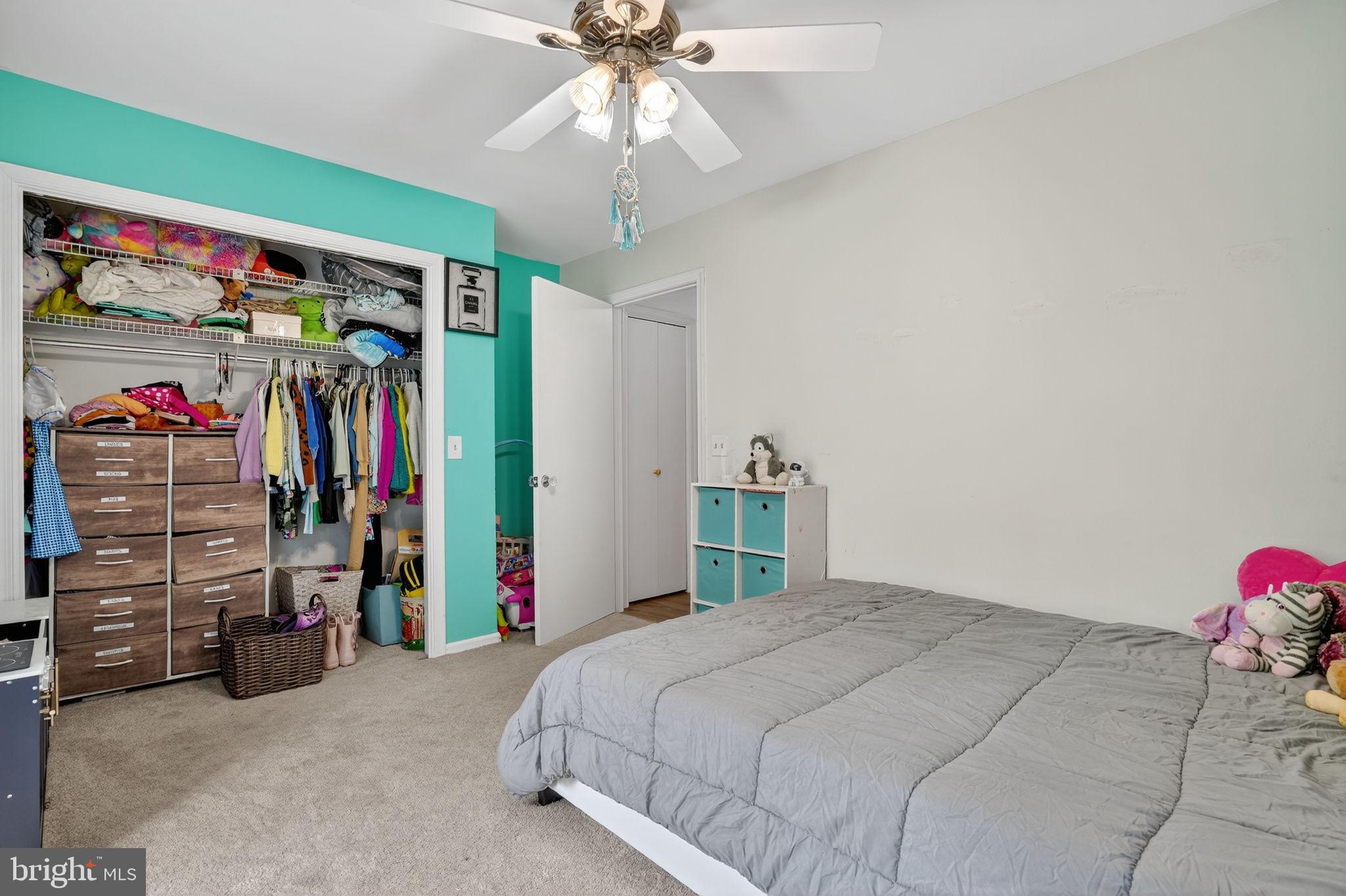 CAPTAIN'S COVE - Residential