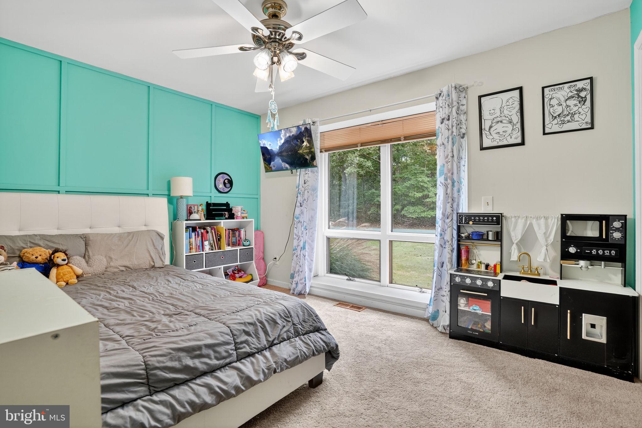 CAPTAIN'S COVE - Residential