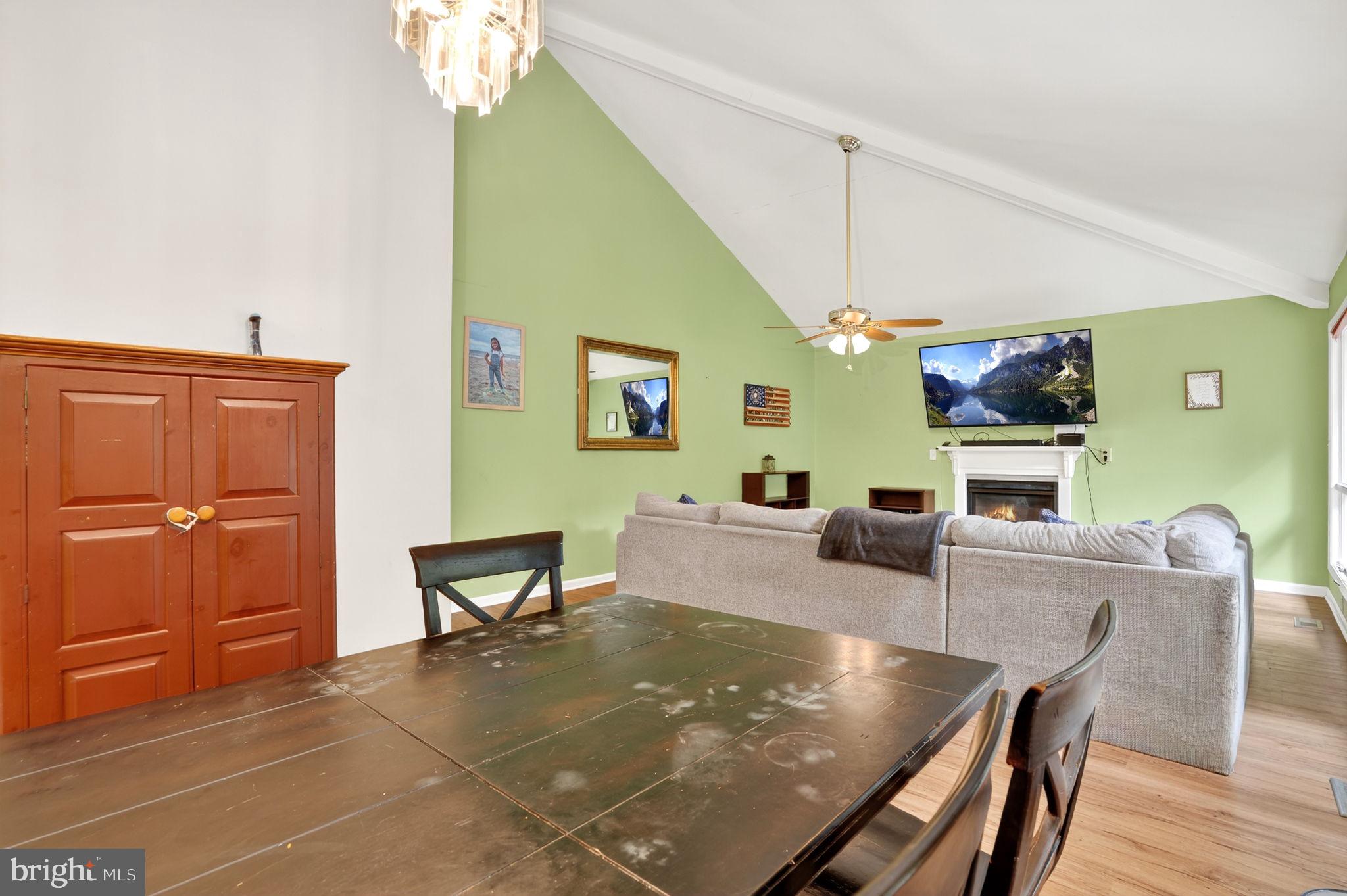 CAPTAIN'S COVE - Residential