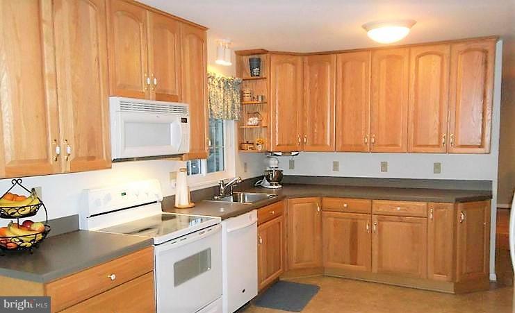 COUNTRY CLUB/LAKE MONTCLAIR - Residential Lease