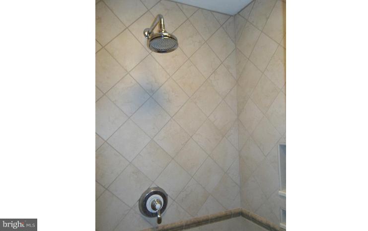 COUNTRY CLUB/LAKE MONTCLAIR - Residential Lease