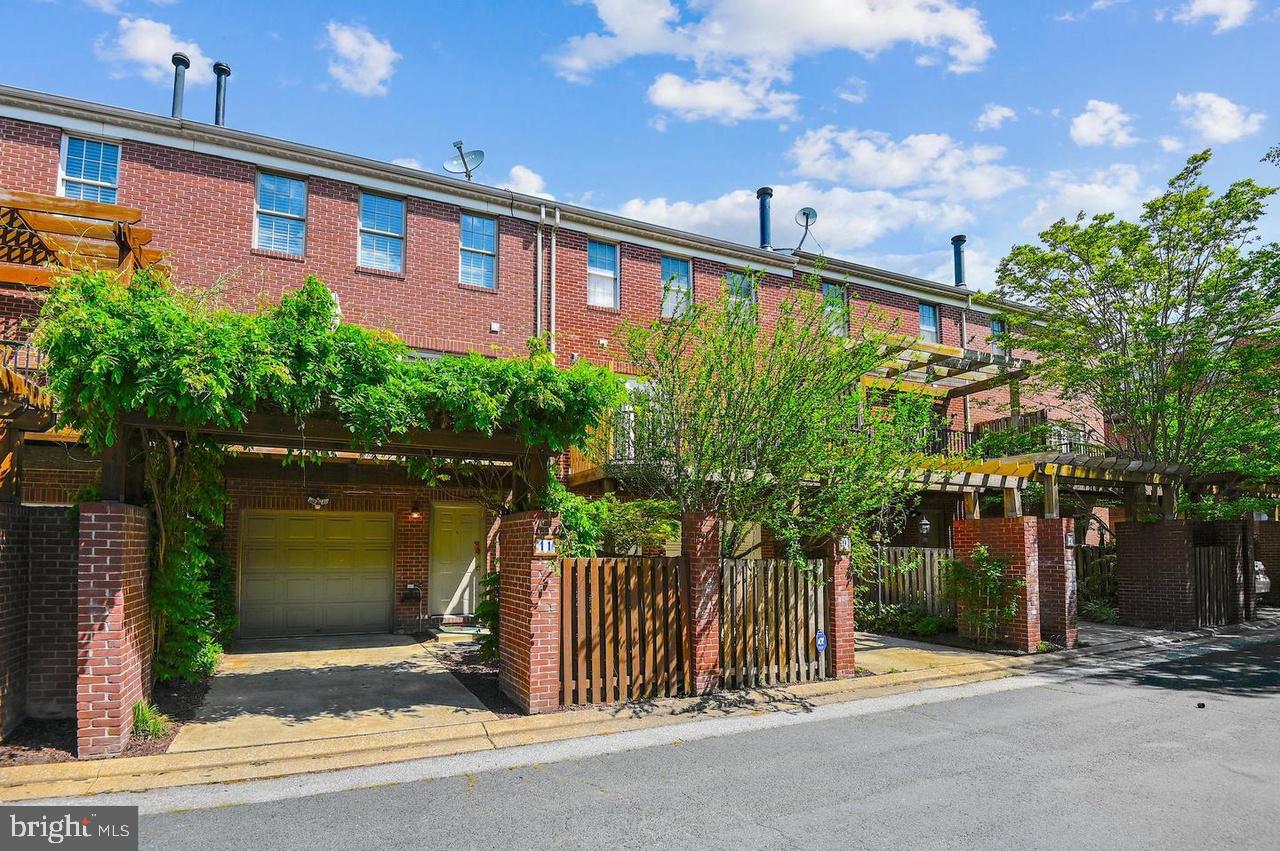 FEDERAL HILL HISTORIC DISTRICT - Residential Lease