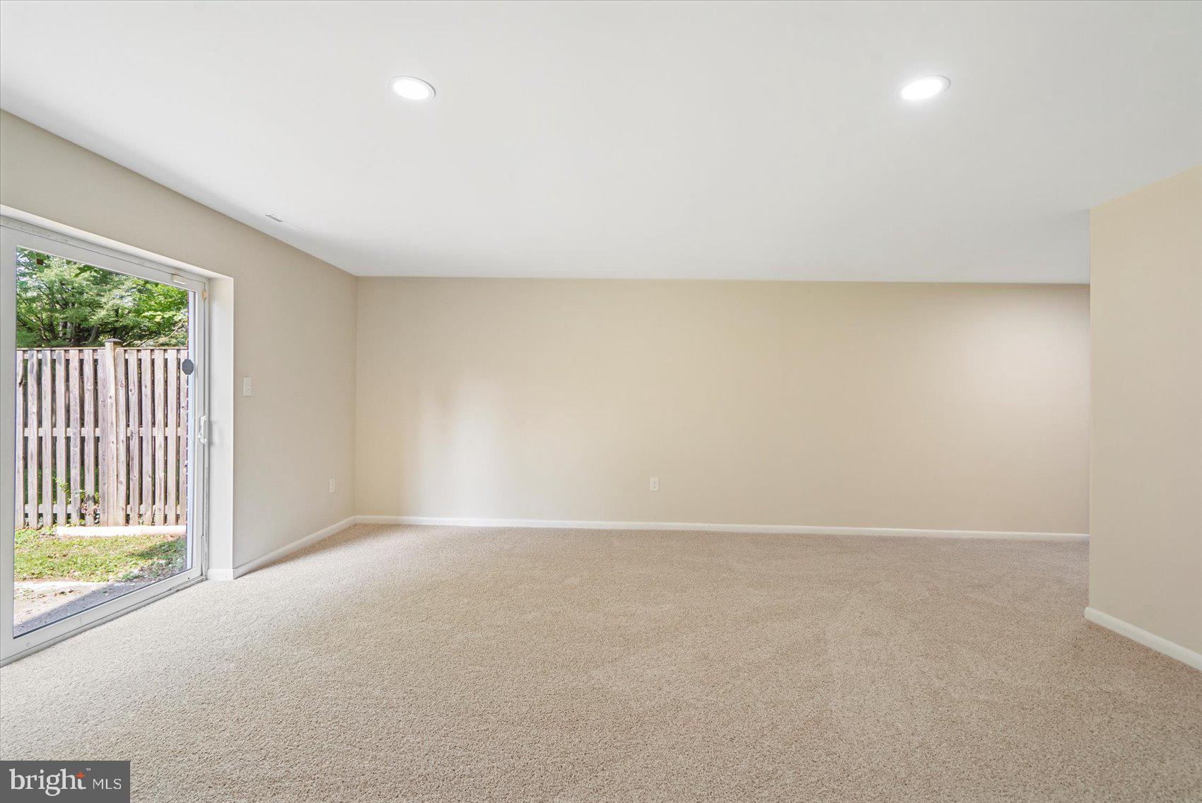 QUEEN ANNE VILLAGE - Residential