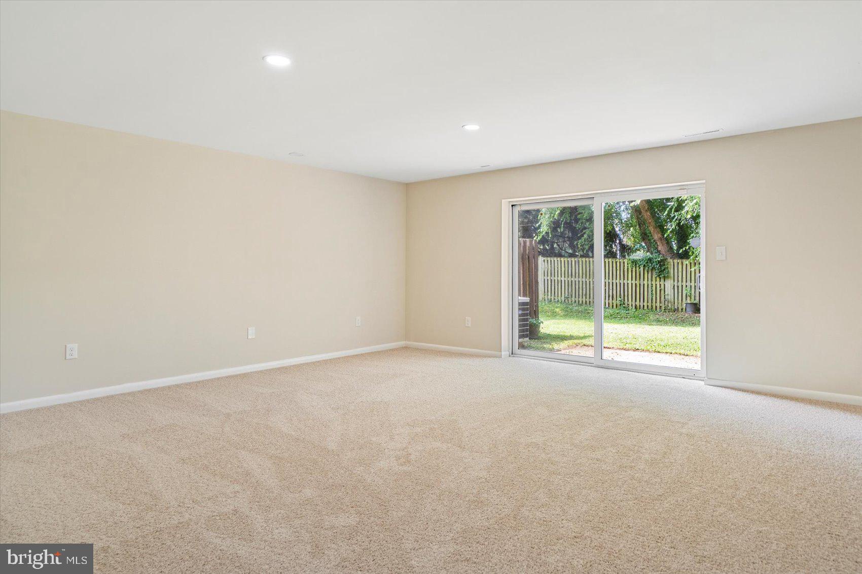 QUEEN ANNE VILLAGE - Residential