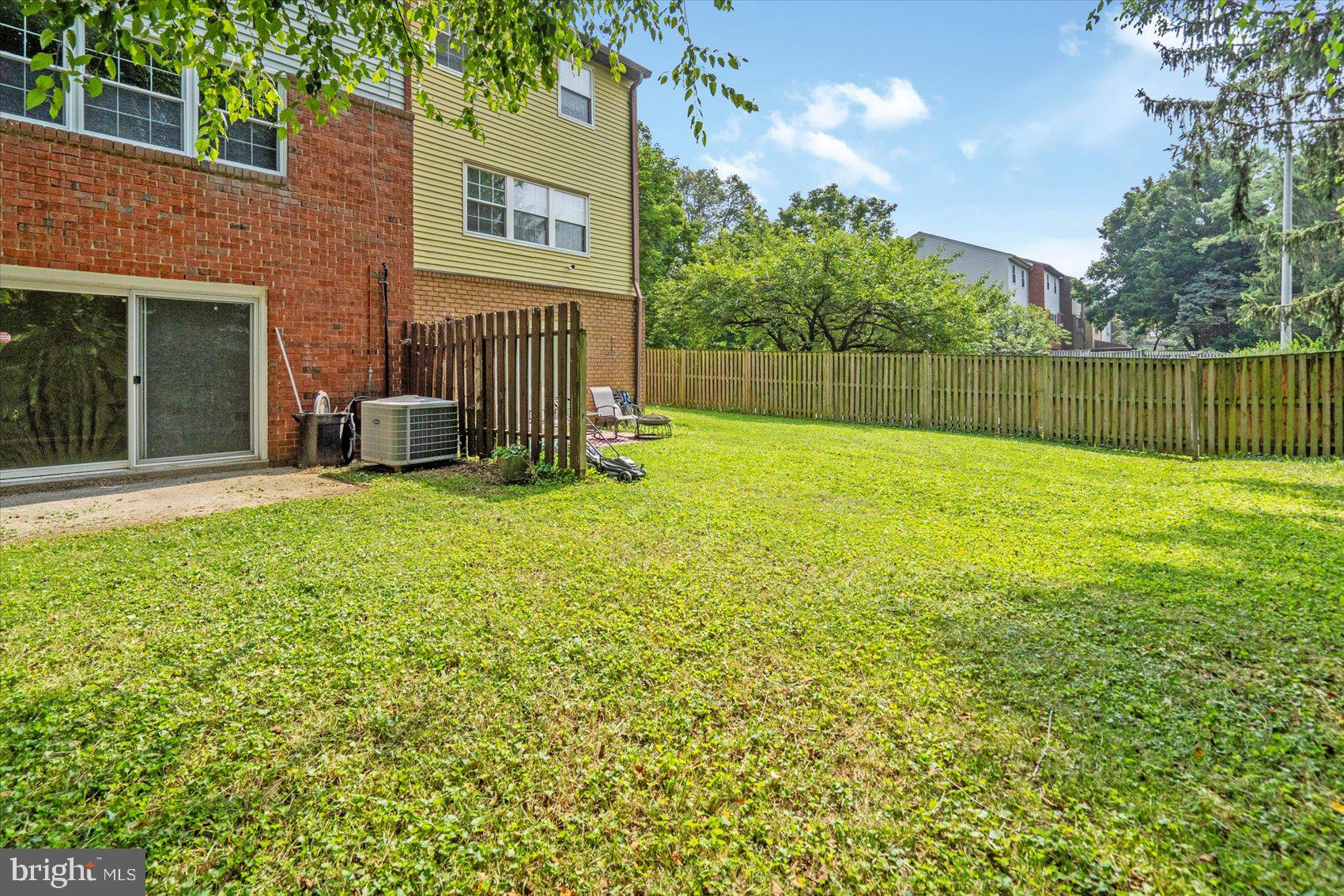 QUEEN ANNE VILLAGE - Residential