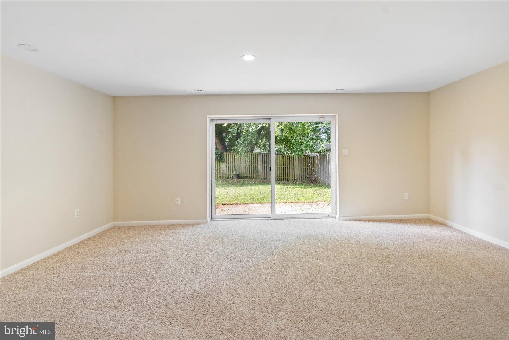 QUEEN ANNE VILLAGE - Residential