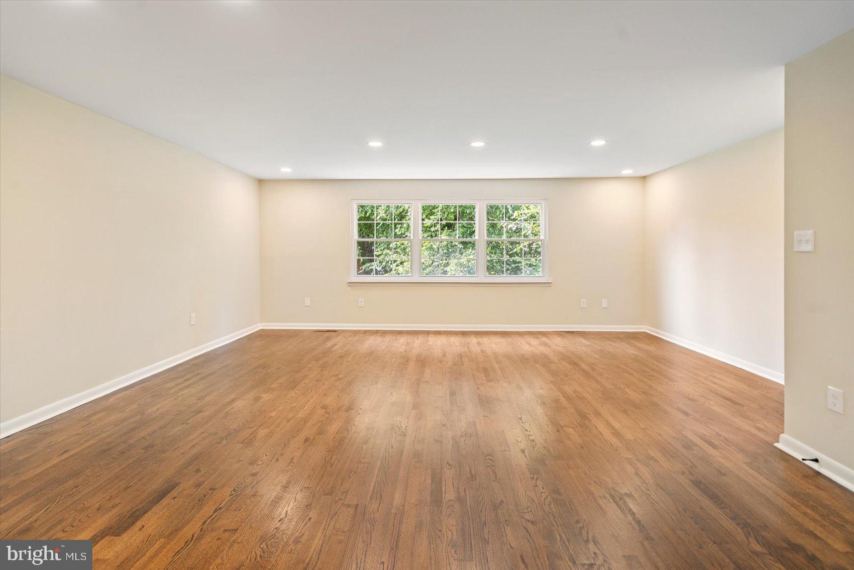 12 ENGLEFIELD SQUARE