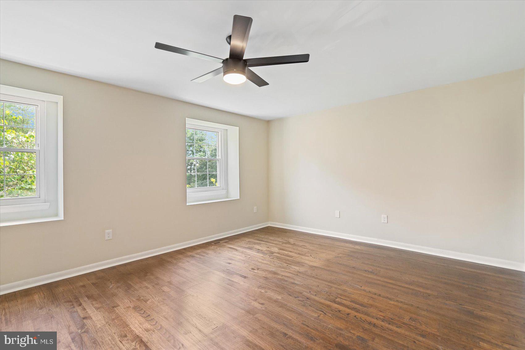 QUEEN ANNE VILLAGE - Residential