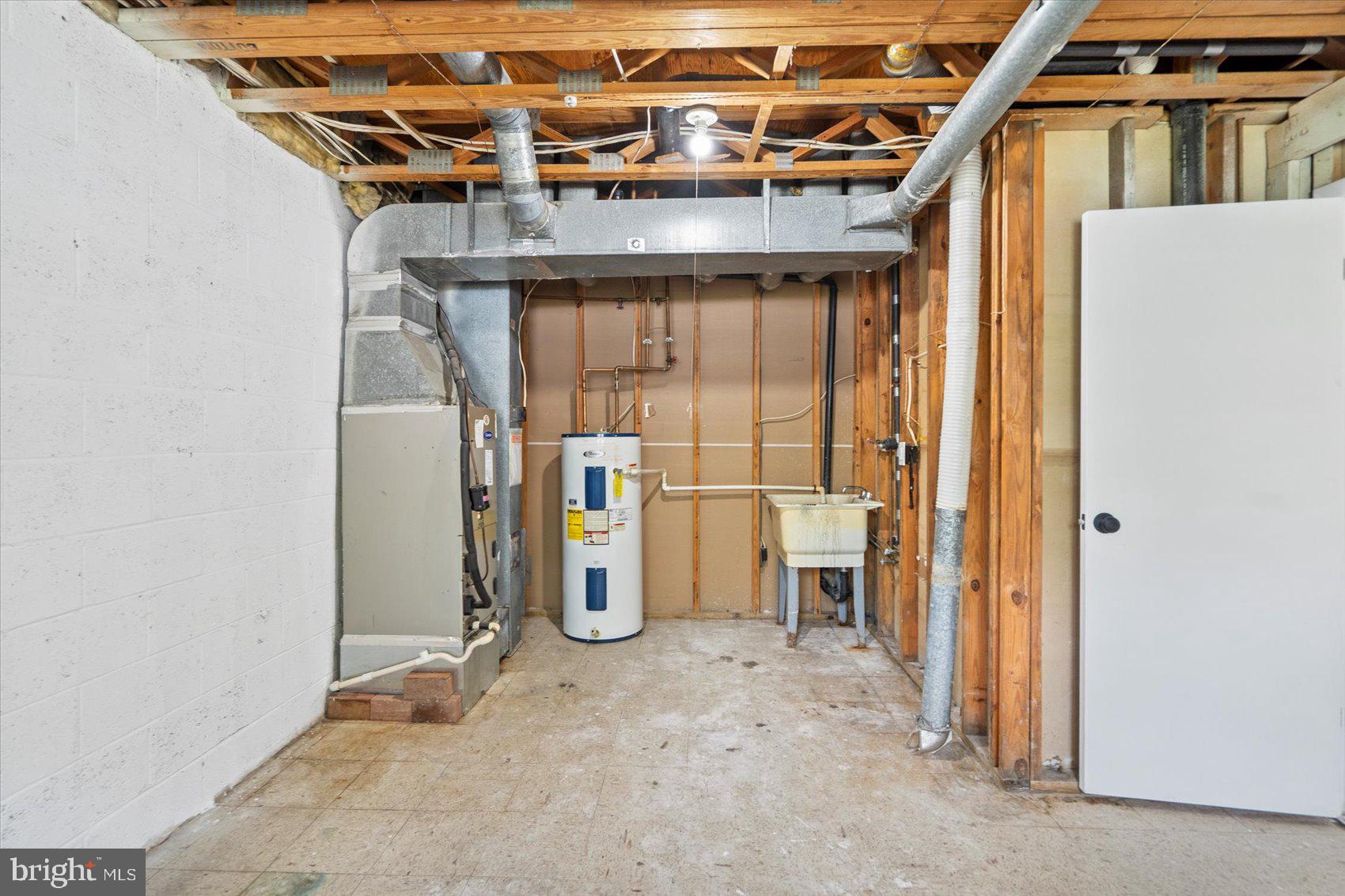 QUEEN ANNE VILLAGE - Residential