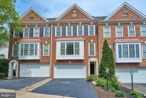 Photo of 6175 Toledo Place, HAYMARKET, VA 20169 (MLS # VAPW2128638)