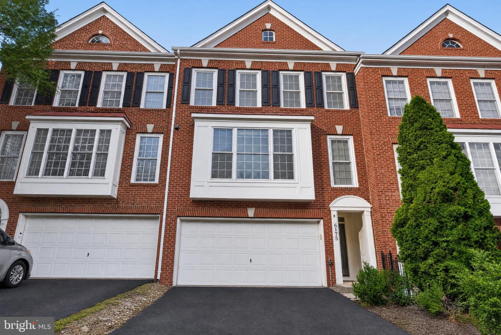 Photo of 6175 Toledo Place, HAYMARKET, VA 20169 (MLS # VAPW2128638)