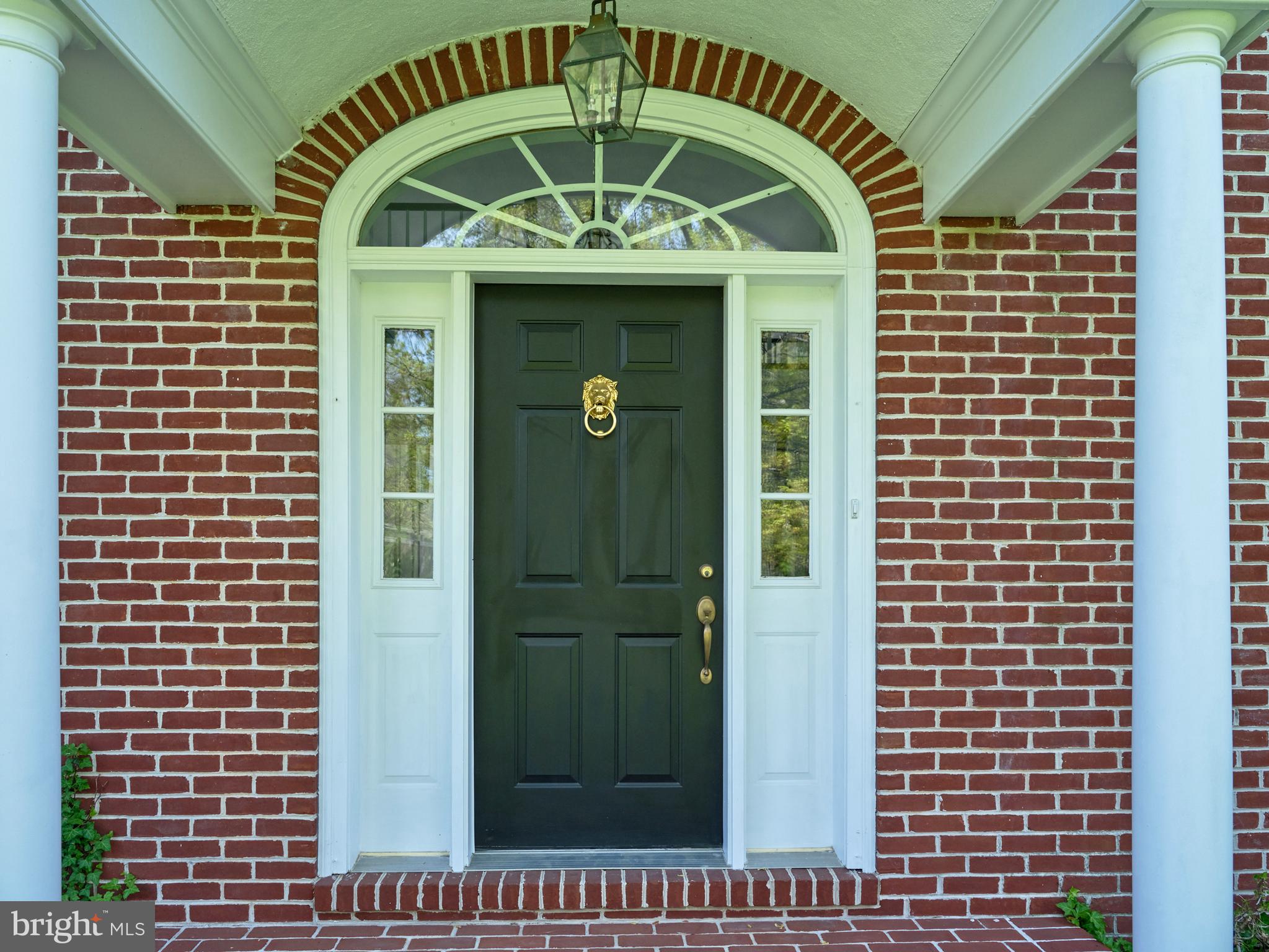 30 PENNSWOOD DRIVE