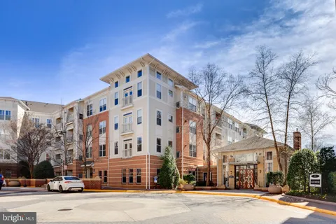 9480 Virginia Center Boulevard Unit 308, Vienna, VA MLS: VAFX2226466
