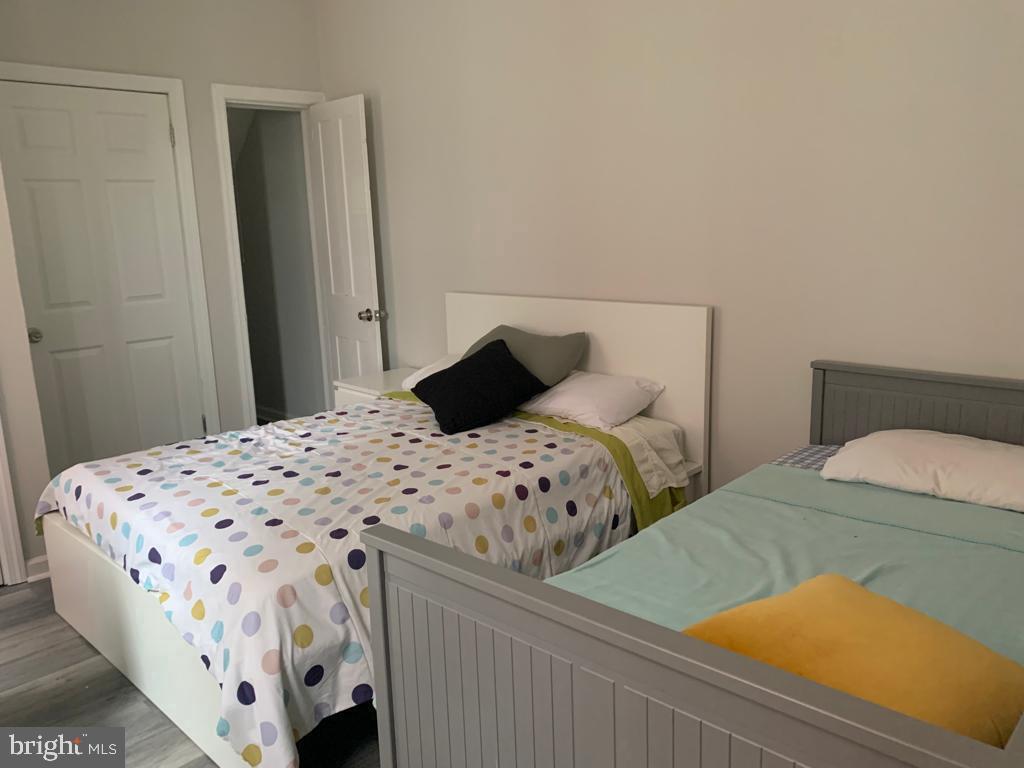 FRANKFORD - Residential Income