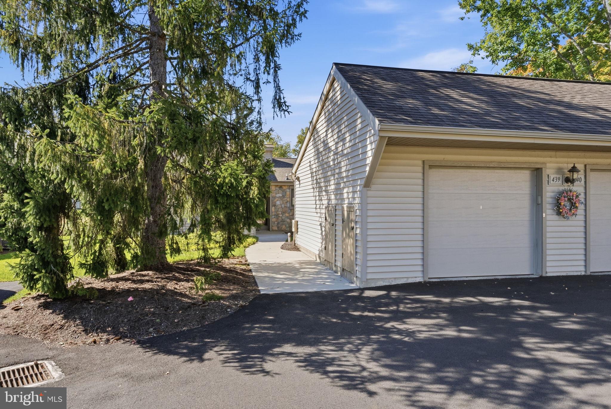 439 EATON WAY 435
