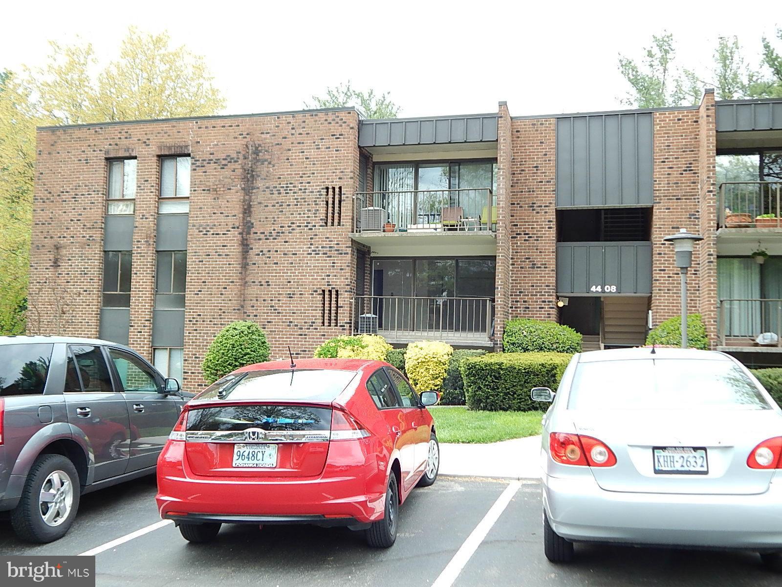 HERITAGE COURT - Residential