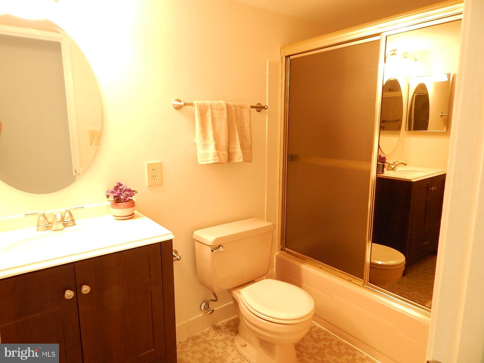 HERITAGE COURT - Residential