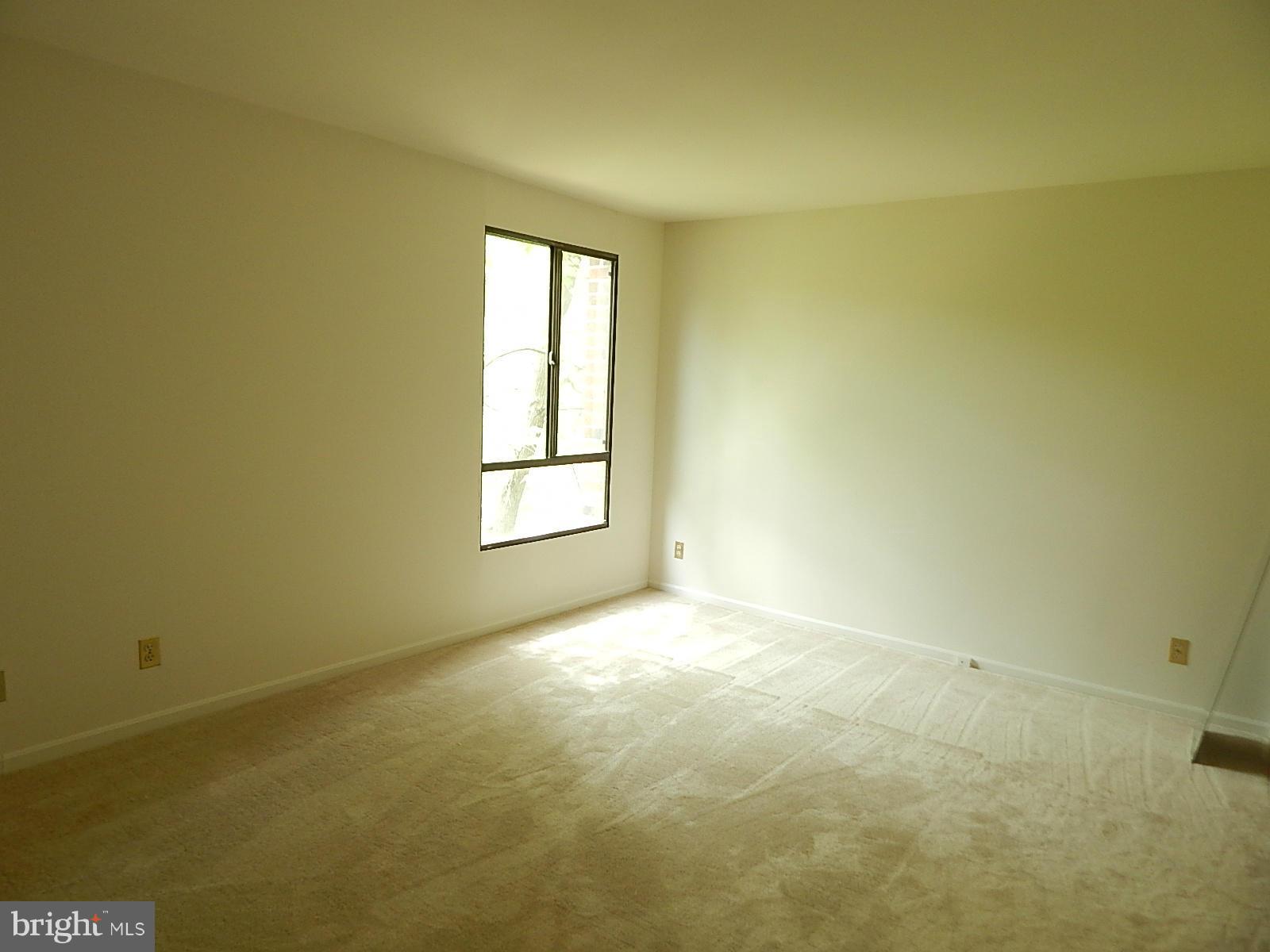 HERITAGE COURT - Residential