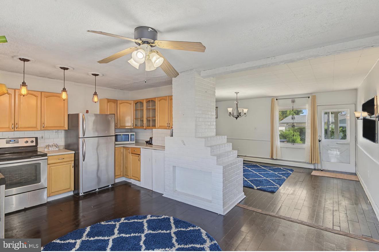 24 DEWBERRY LANE
