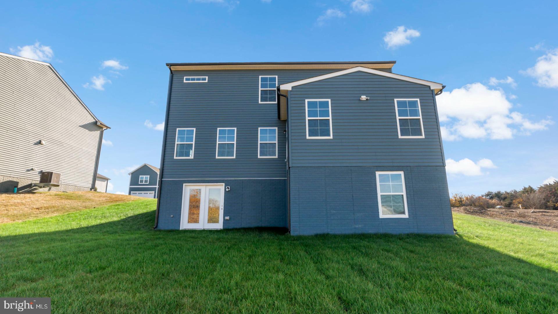 KING'S CROSSING - Residential