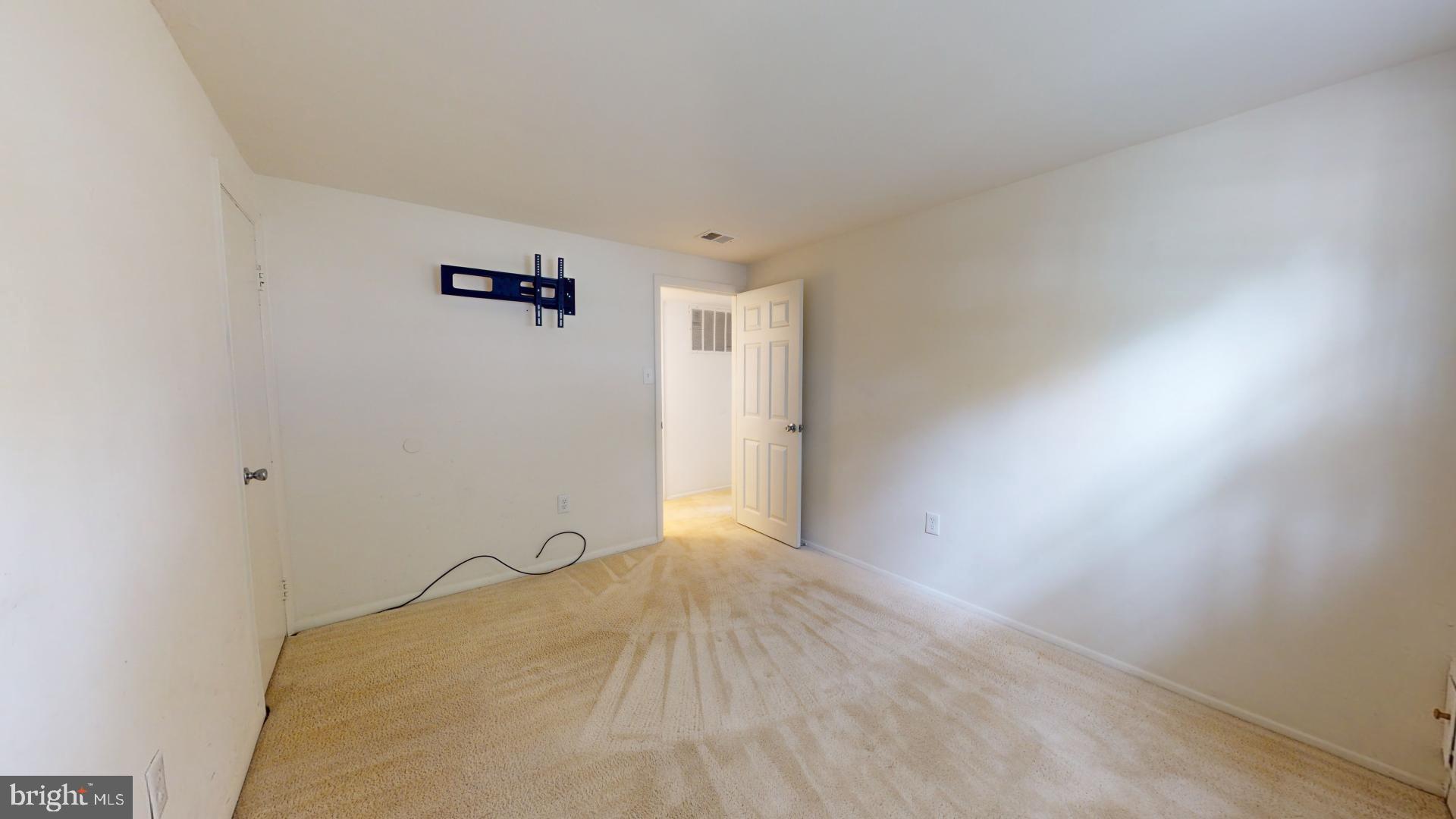 DALE CITY - Residential Lease