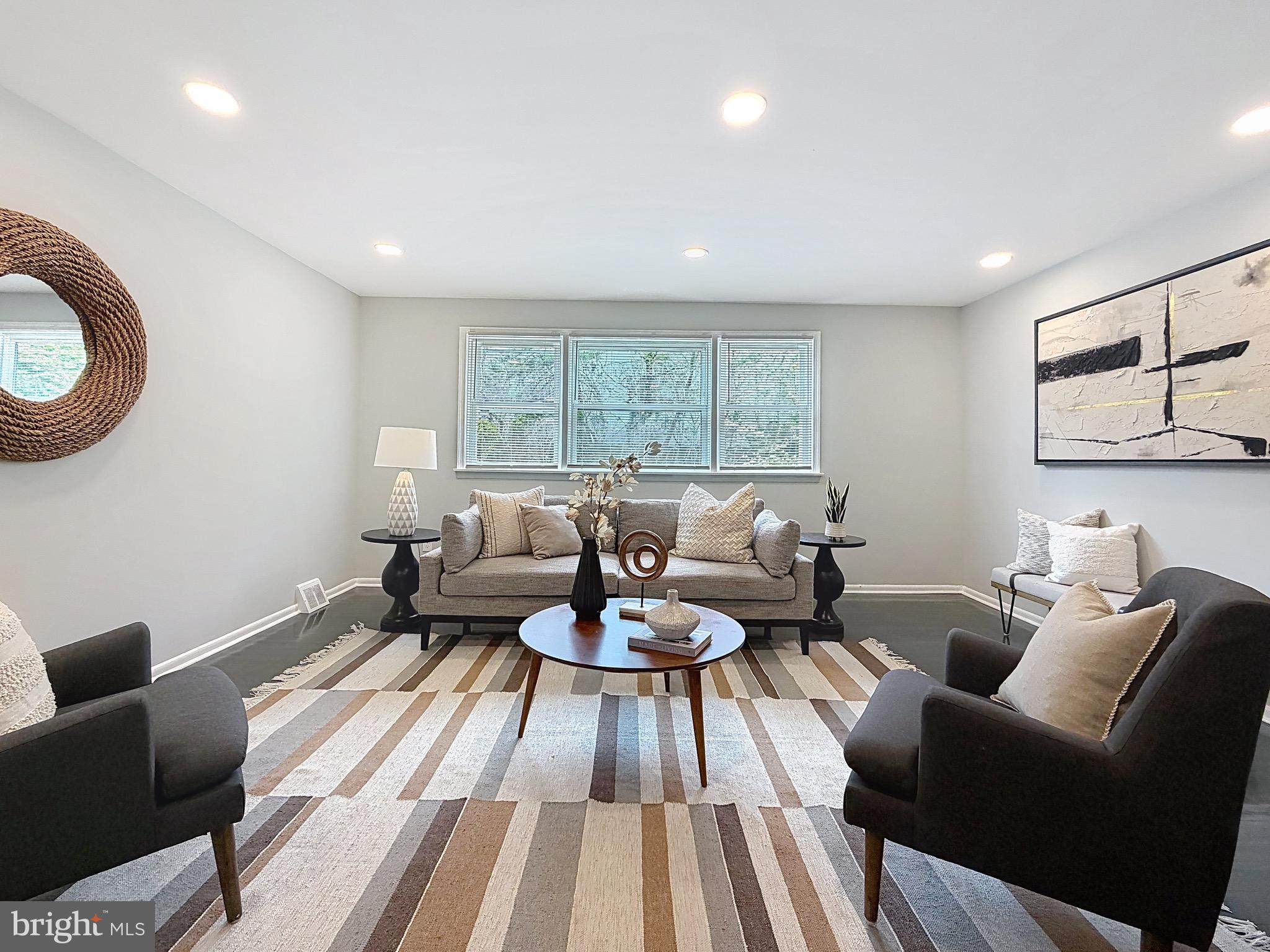 ROXBOROUGH - Residential