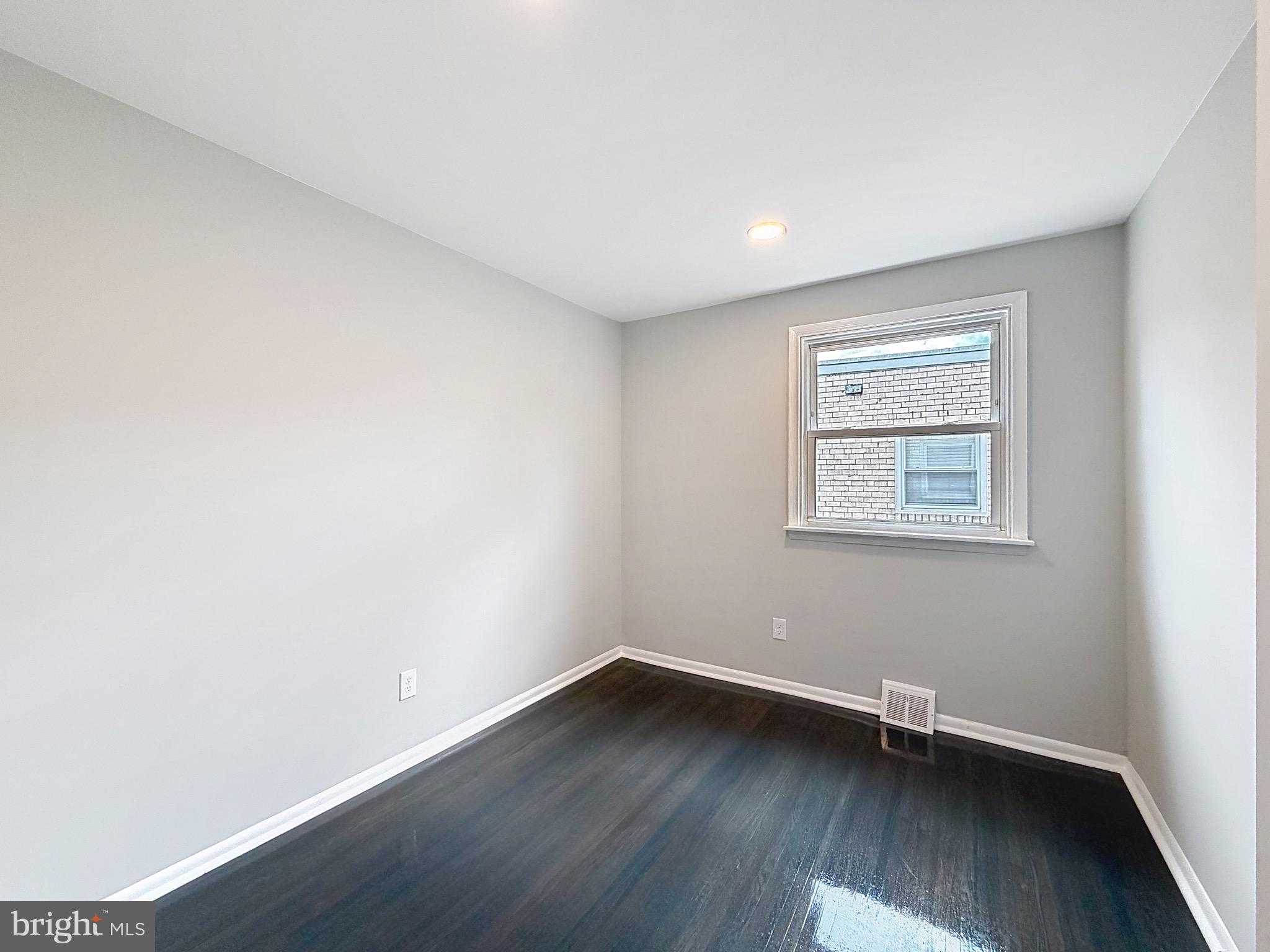 ROXBOROUGH - Residential