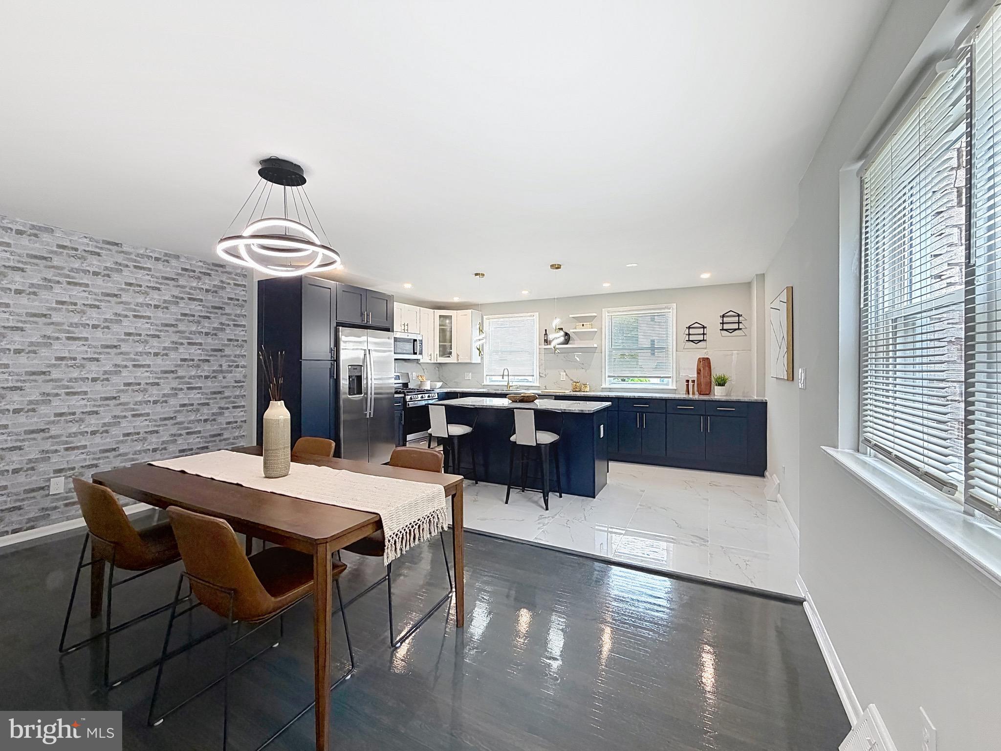 ROXBOROUGH - Residential