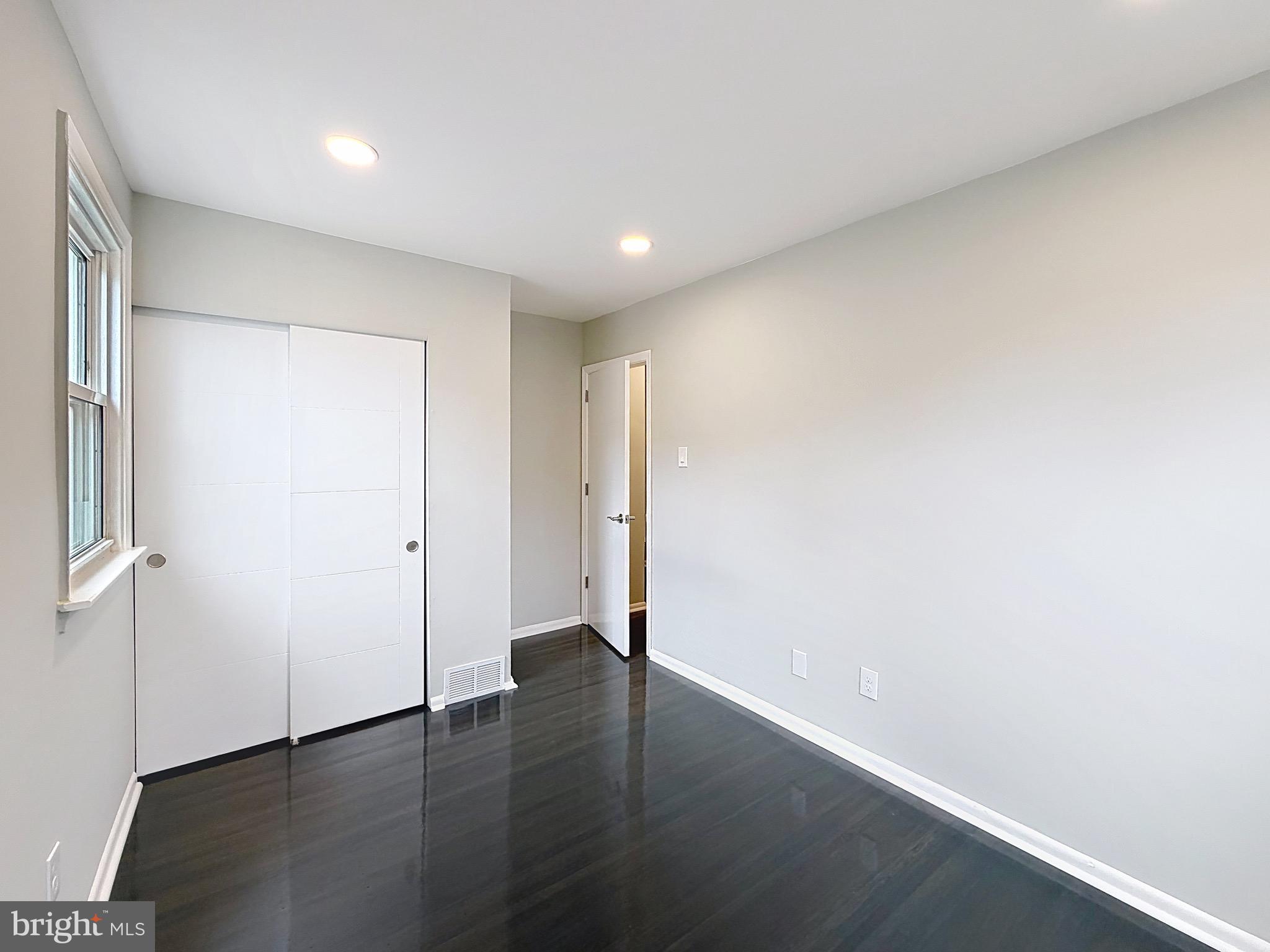 ROXBOROUGH - Residential