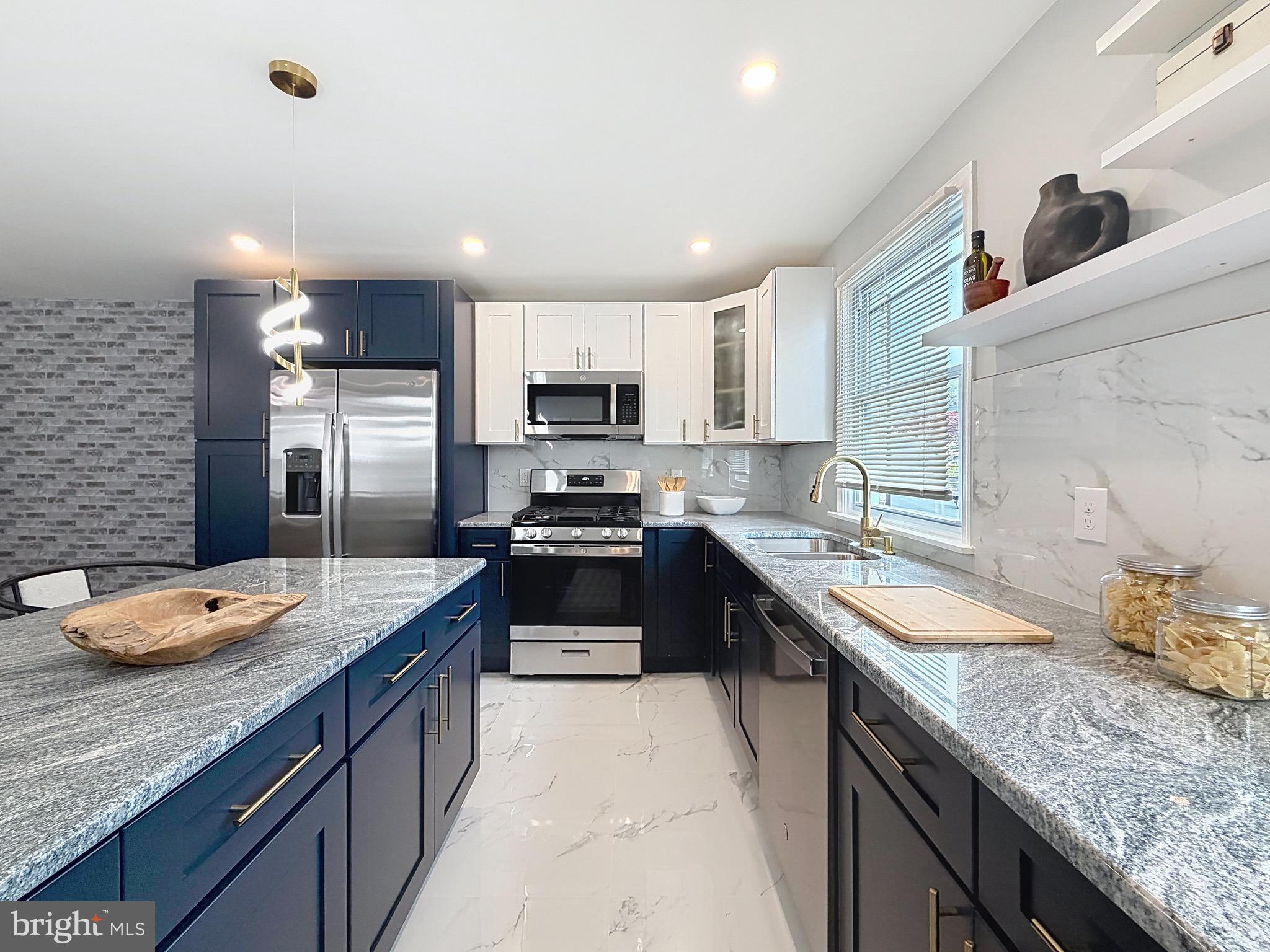 ROXBOROUGH - Residential