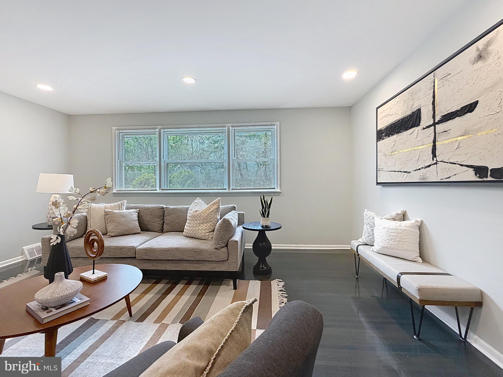 ROXBOROUGH - Residential