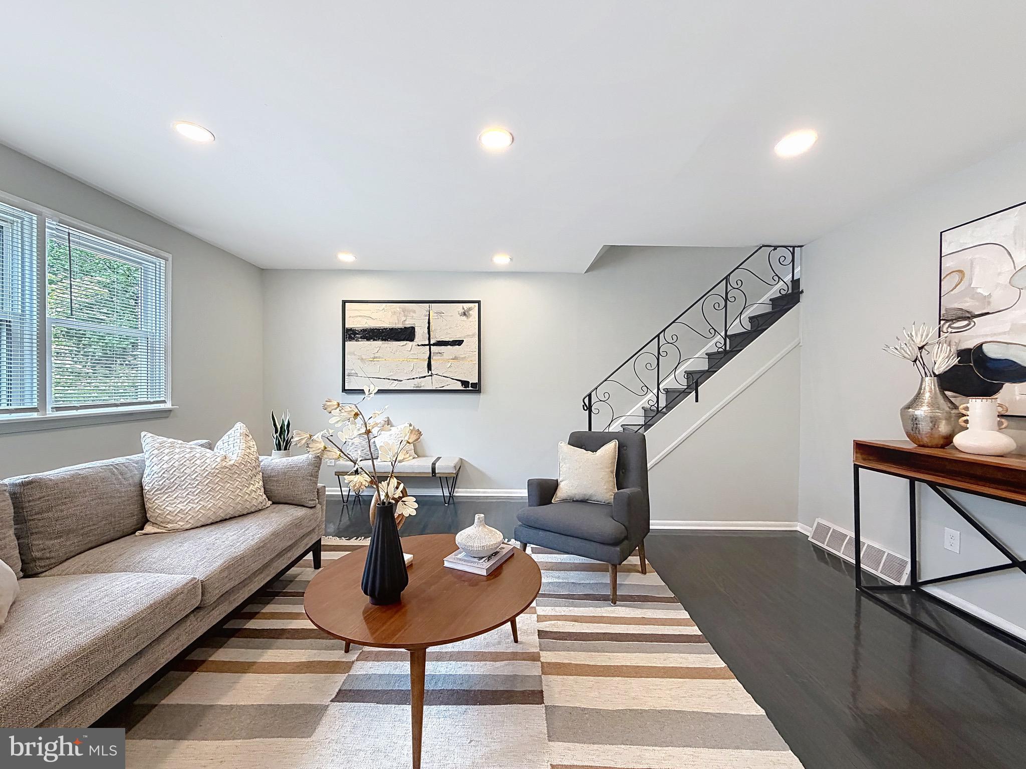 ROXBOROUGH - Residential