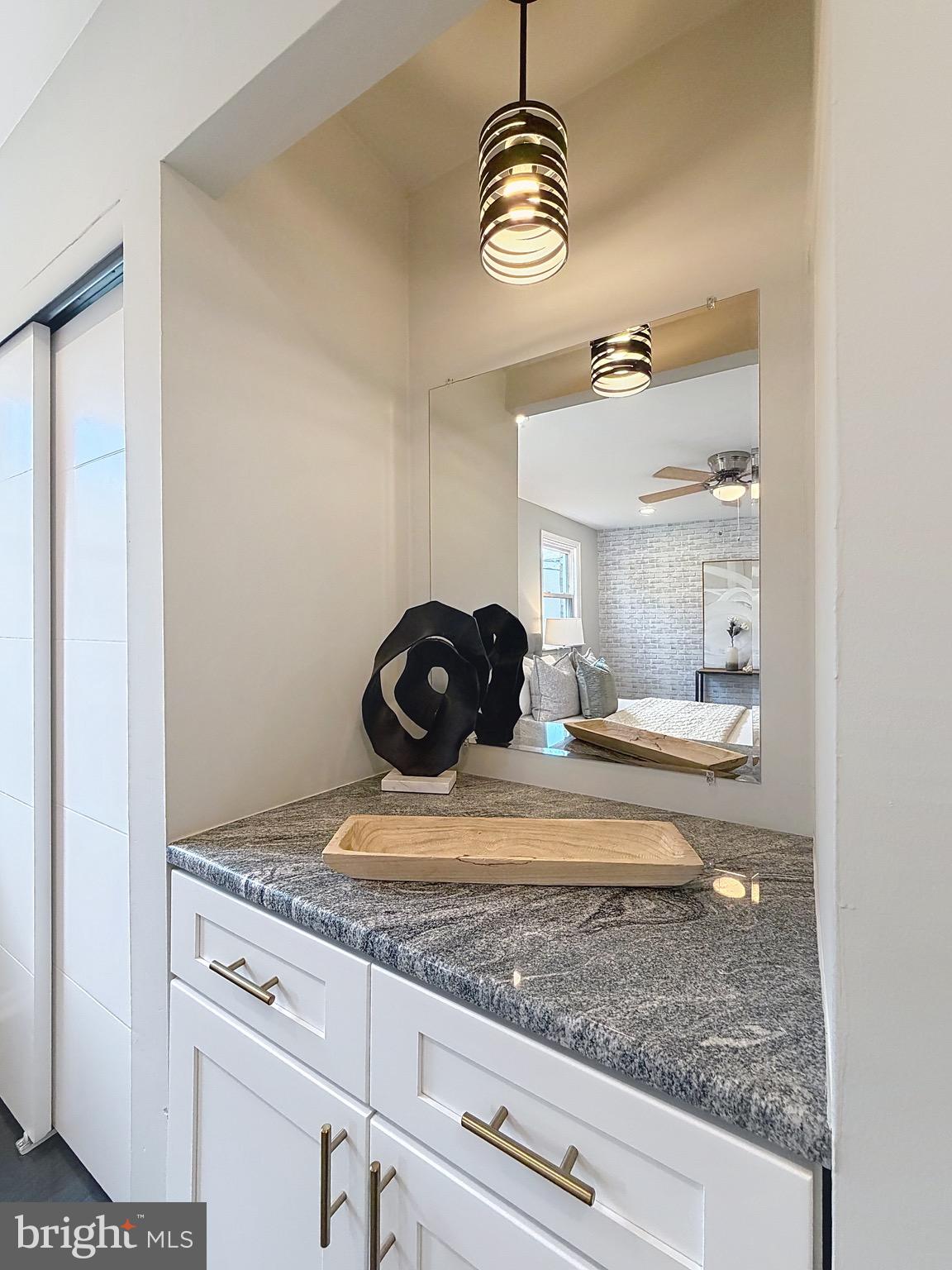 ROXBOROUGH - Residential