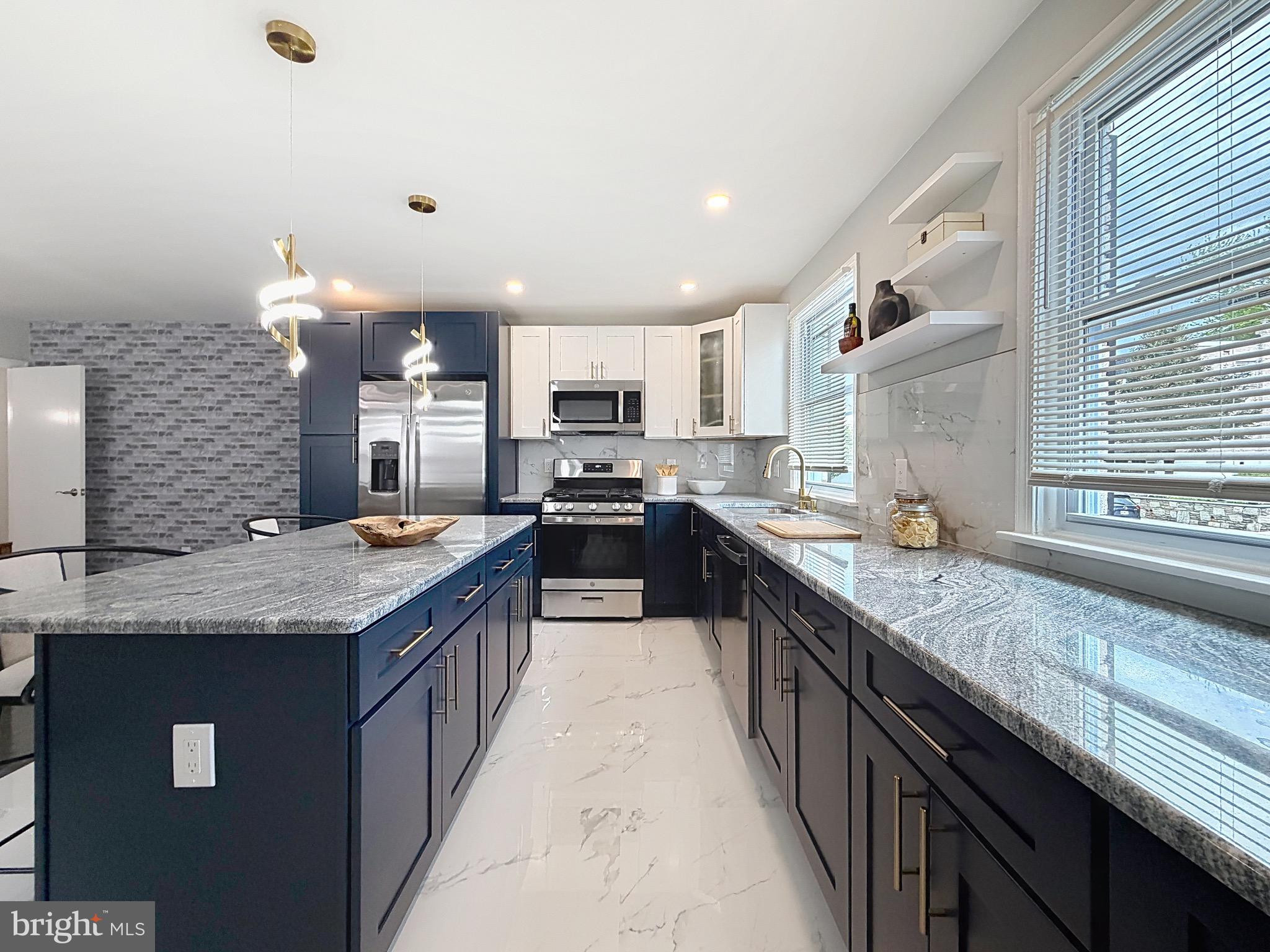 ROXBOROUGH - Residential