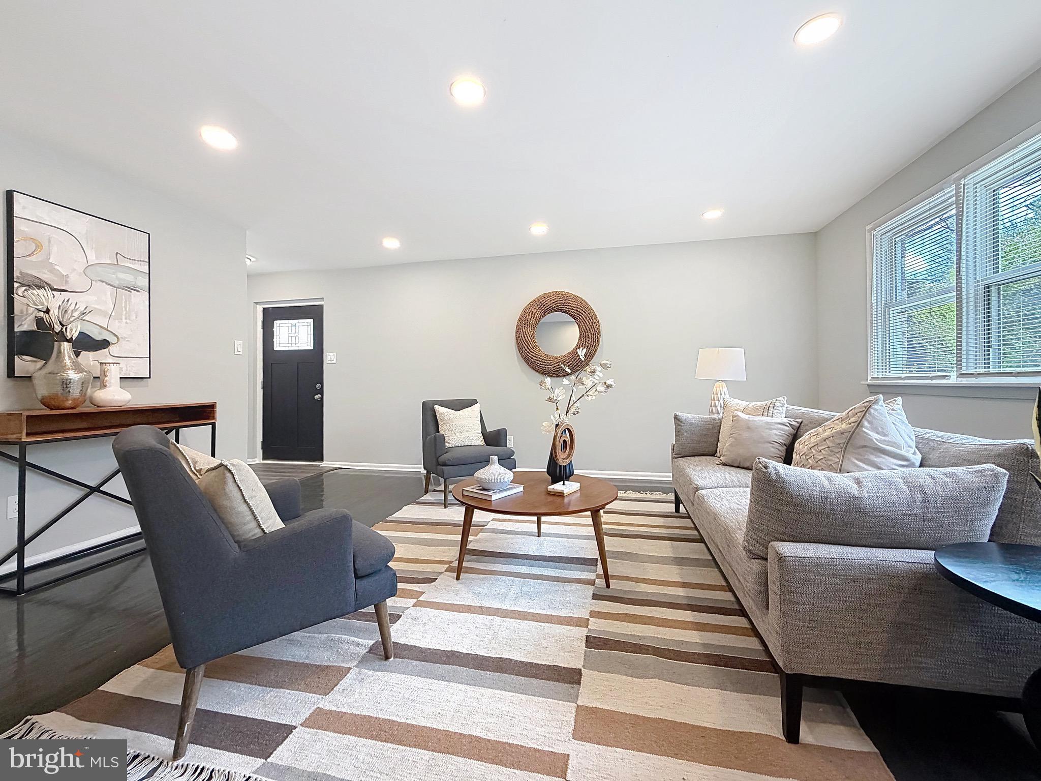 ROXBOROUGH - Residential