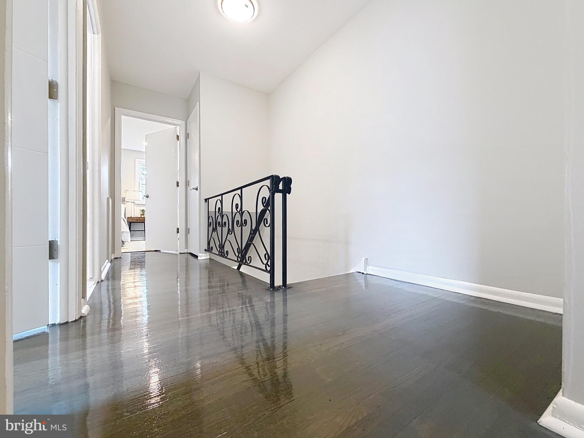 ROXBOROUGH - Residential