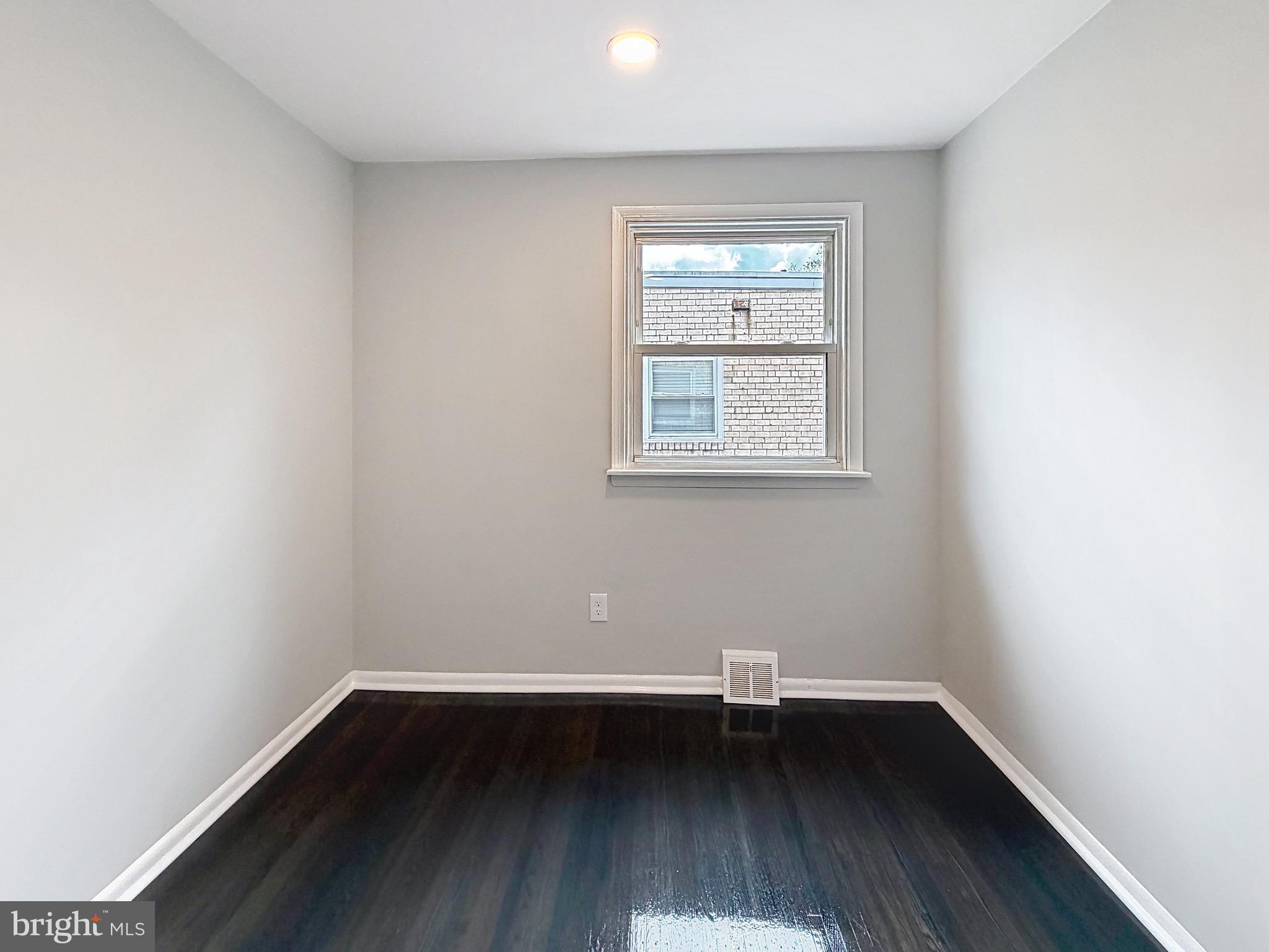 ROXBOROUGH - Residential