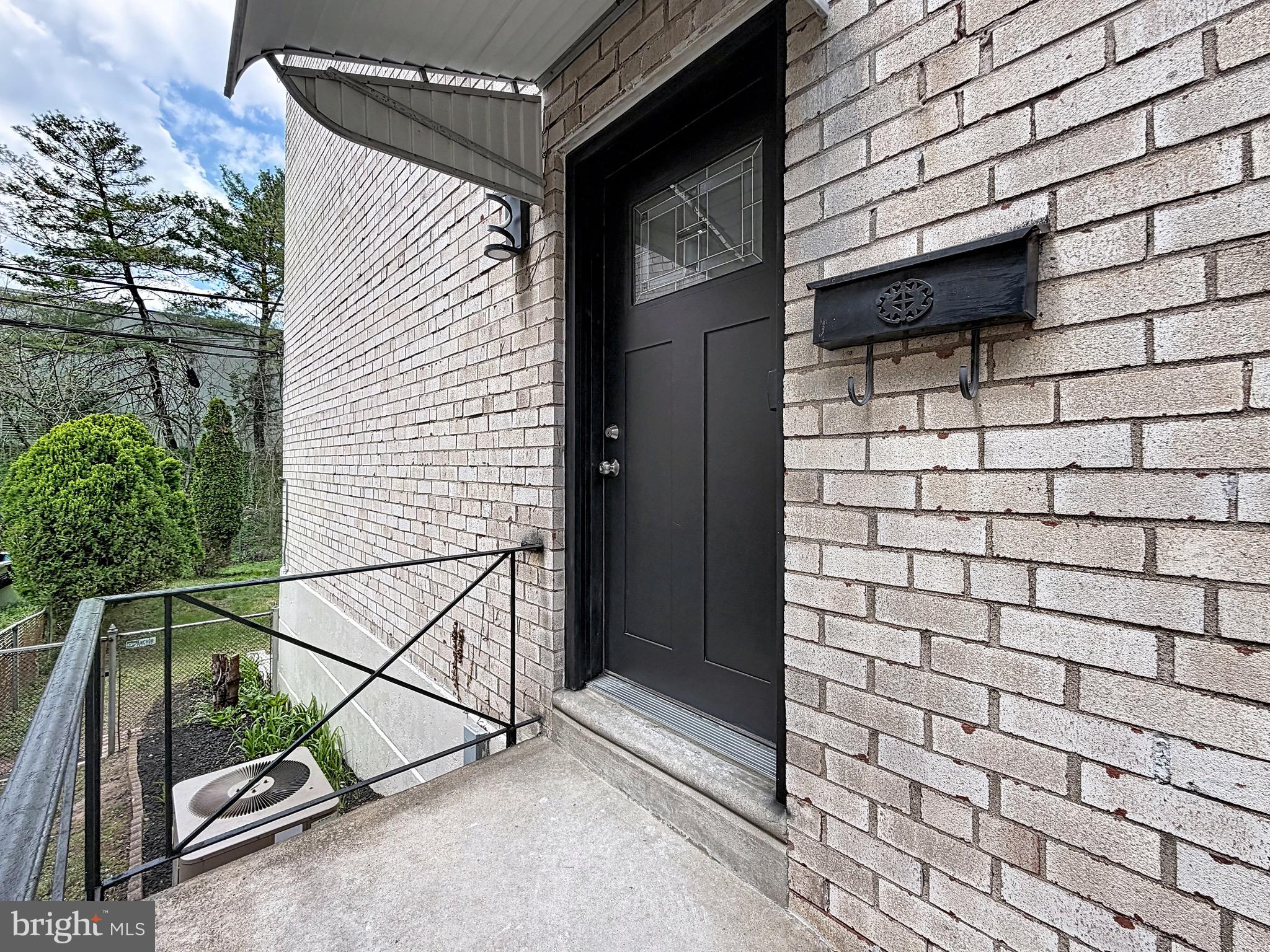 ROXBOROUGH - Residential