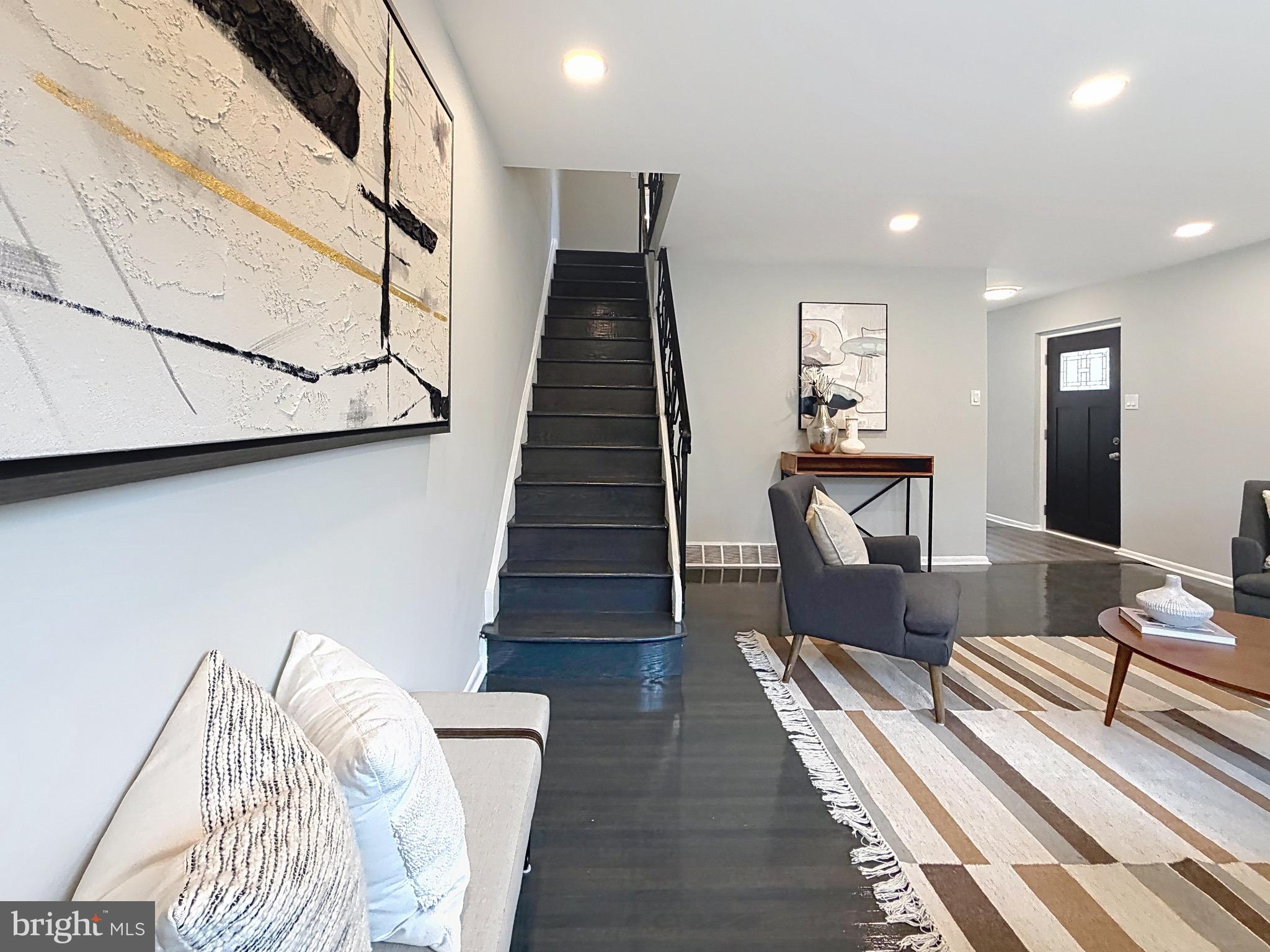 ROXBOROUGH - Residential