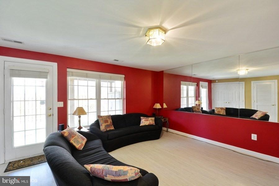 PRINCE WILLIAM COMMONS - Residential