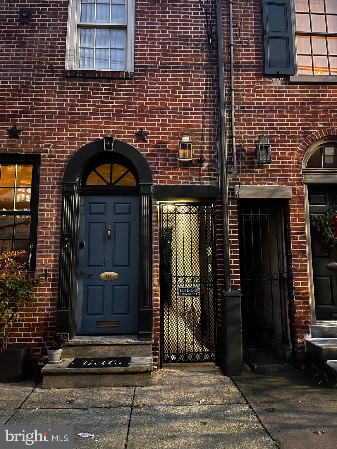 QUEEN VILLAGE - Residential Lease
